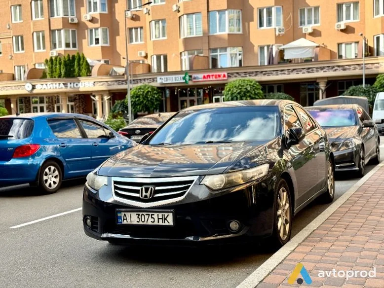 Фото 1 - Honda Accord 2012