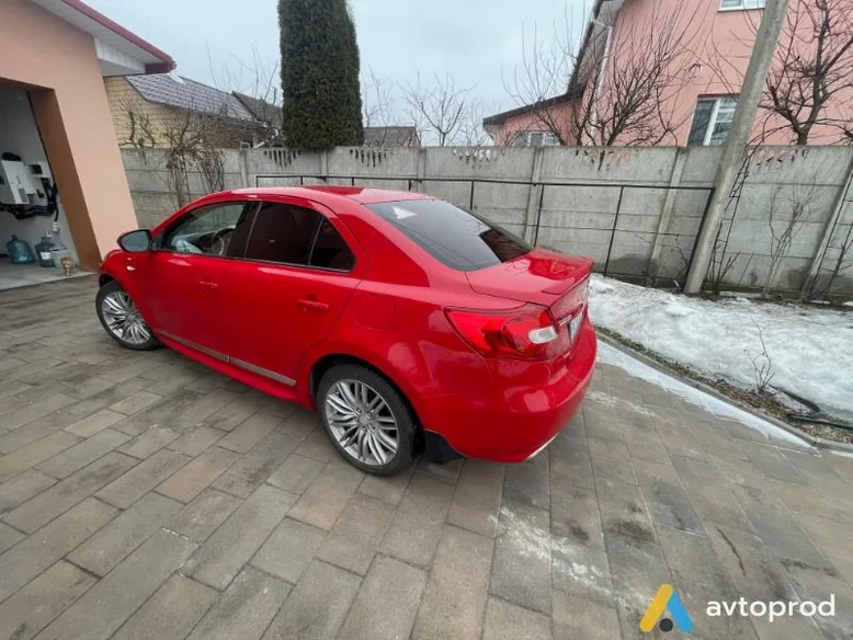 Фото 4 - Suzuki Kizashi 2010