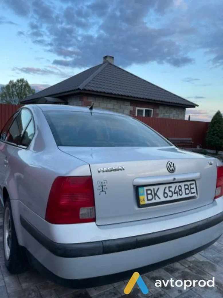 Фото 1 - Volkswagen Passat 1998