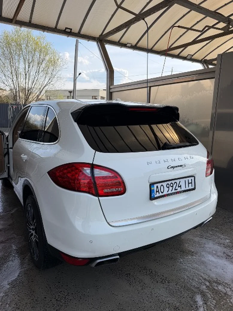 Фото 2 - Porsche Cayenne 2012