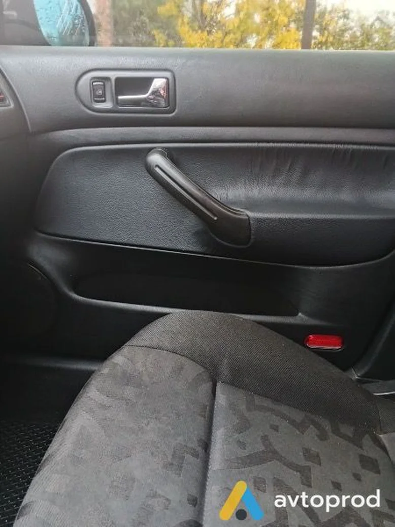 Фото 4 - Volkswagen Golf 2000