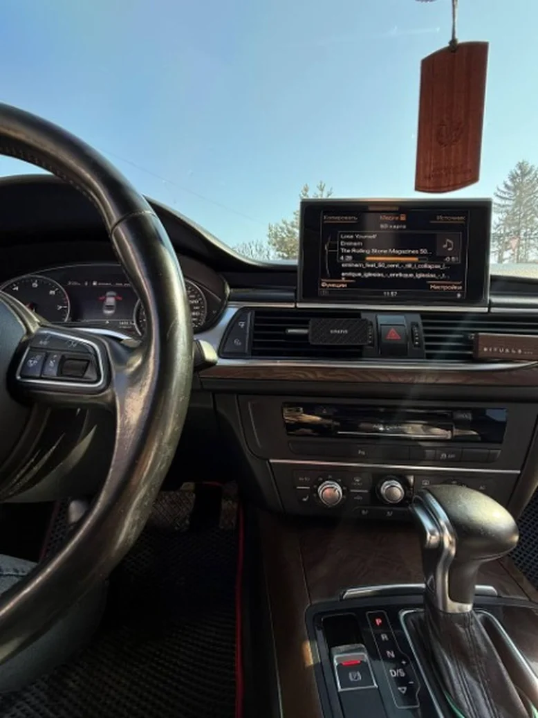 Фото 4 - Audi A6 2011