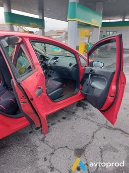 Фото 3 - Ford Fiesta 2011
