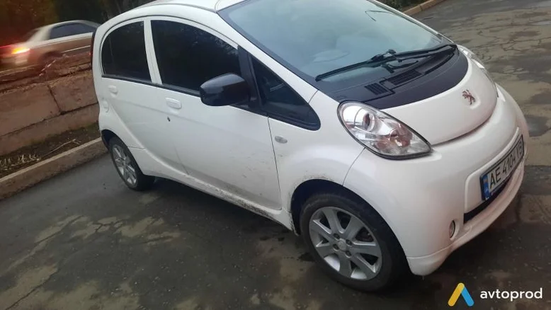 Фото 1 - Peugeot iOn 2015