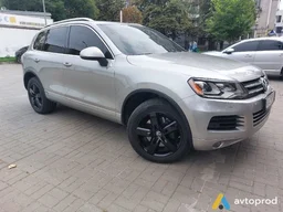 Фото 2 - Volkswagen Touareg 2011