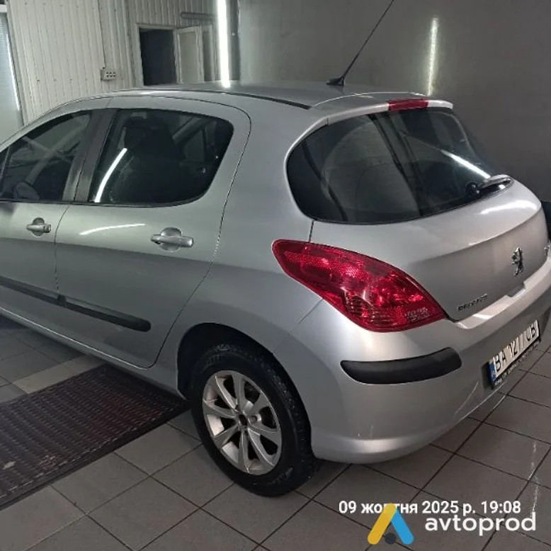 Фото 2 - Peugeot 308 2010