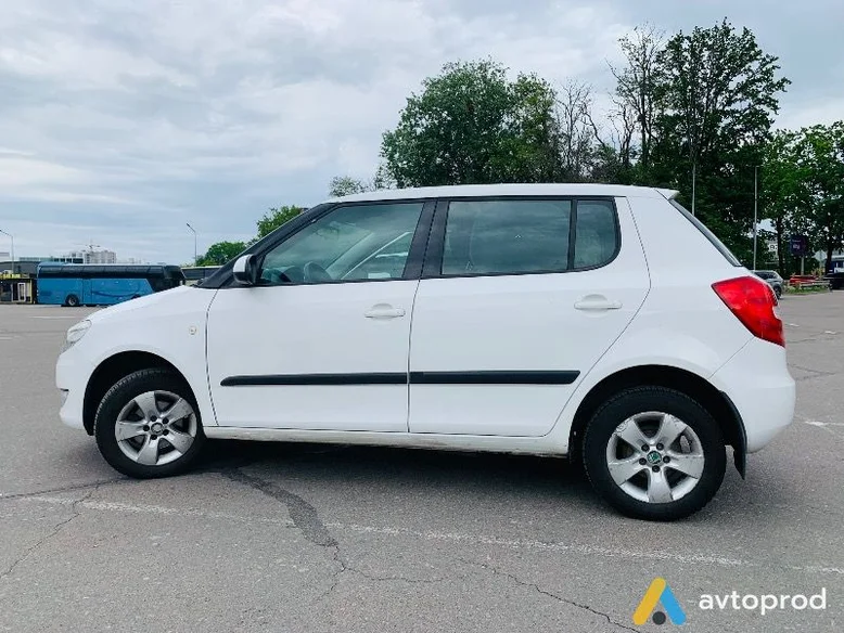 Фото 4 - Skoda Fabia 2011