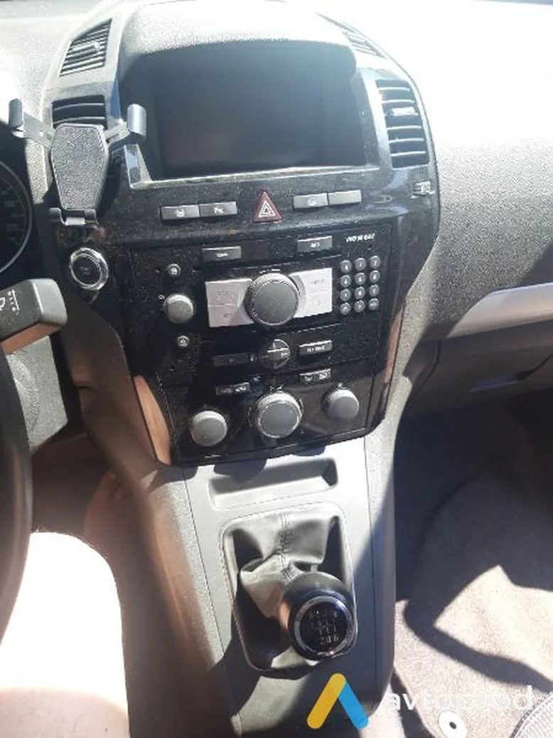 Фото 3 - Opel Zafira 2010