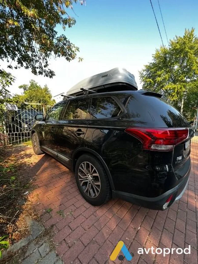 Фото 2 - Mitsubishi Outlander 2017