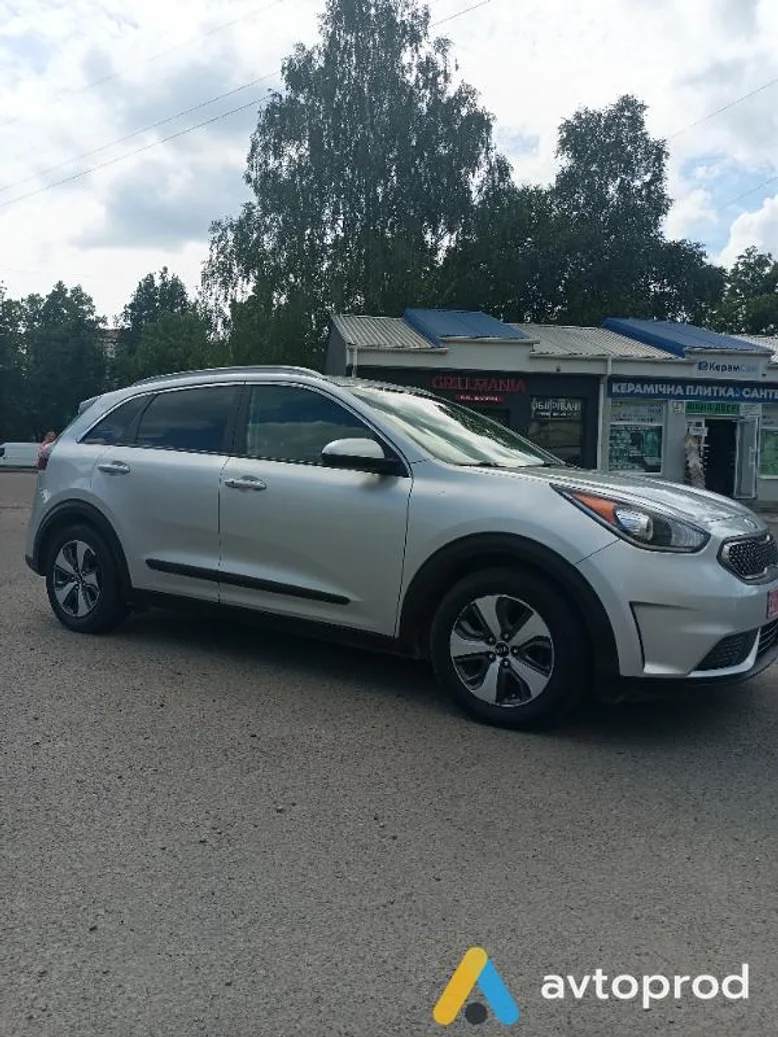 Фото 1 - Kia Niro 2017