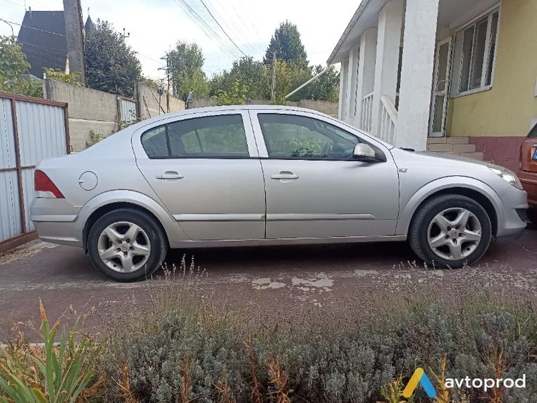 Фото 3 - Opel Astra 2008