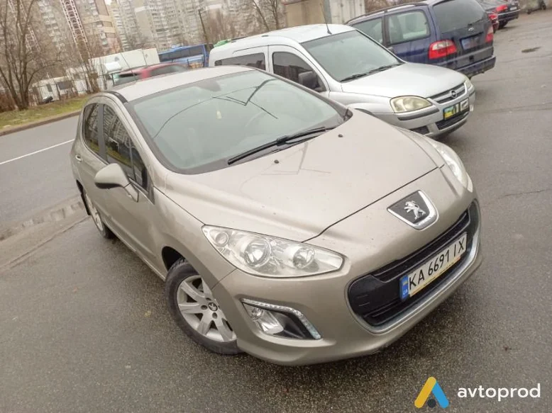 Фото 3 - Peugeot 308 2011