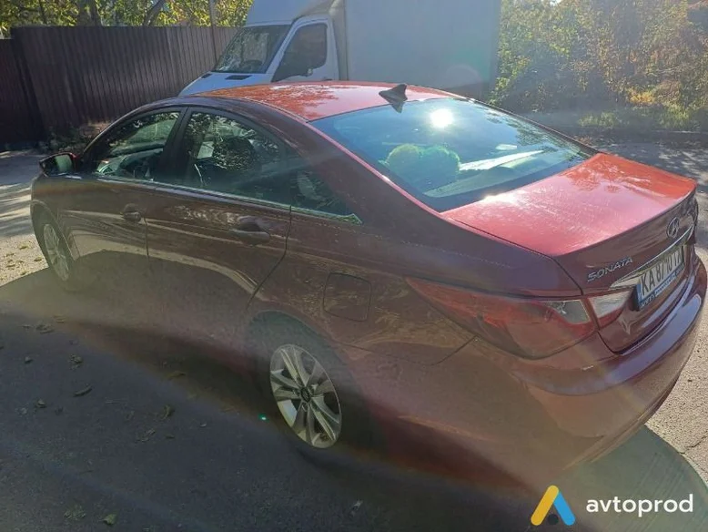 Фото 4 - Hyundai Sonata 2011