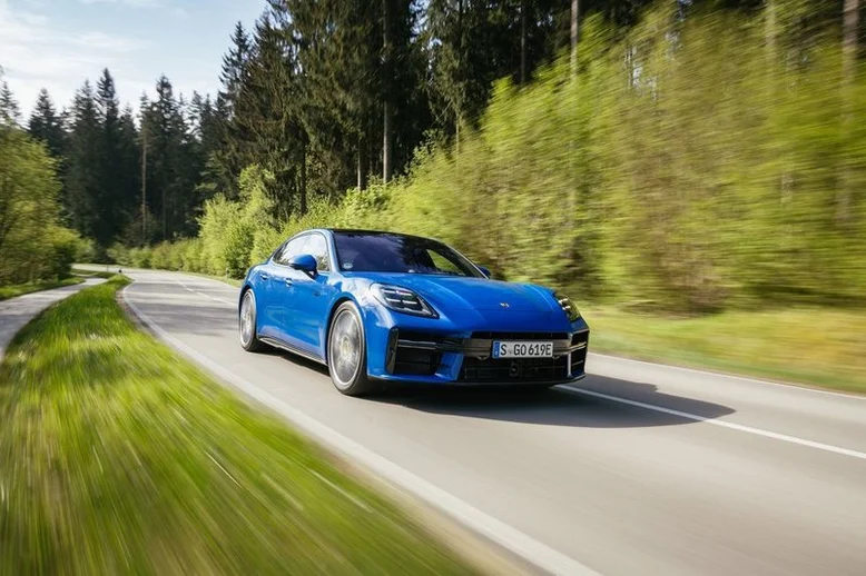 Porsche Panamera 4/4S E-Hybrid 2025