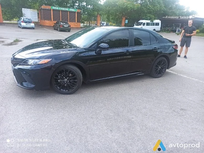 Фото 2 - Toyota Camry 2020