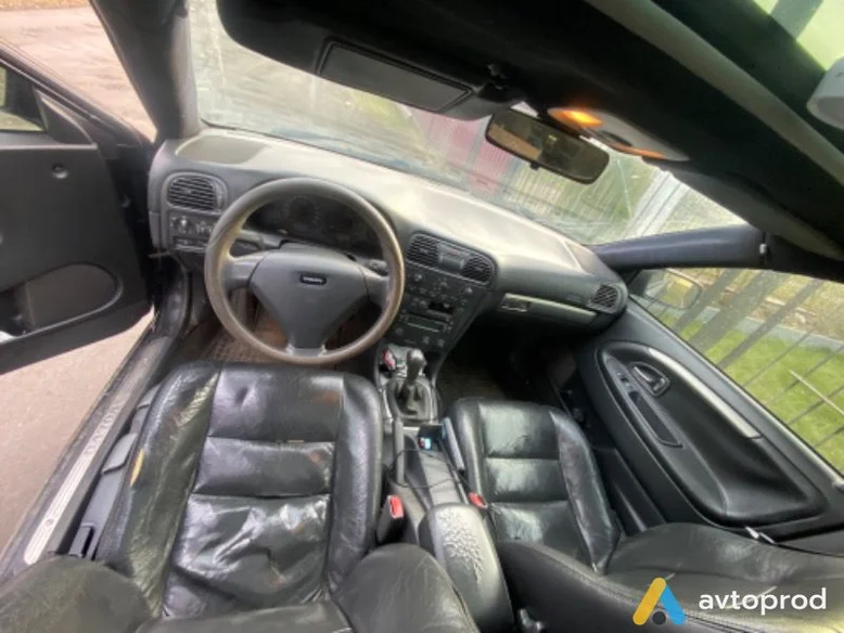 Фото 4 - Volvo V40 2002