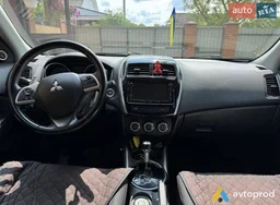 Photo 2 - Mitsubishi Outlander 2014