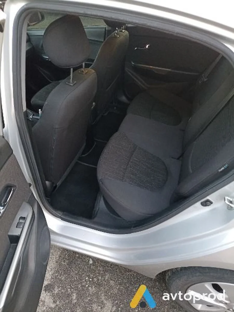 Фото 2 - Kia Rio 2013