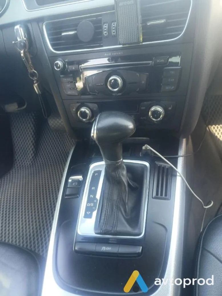 Photo 4 - Audi A4 2012