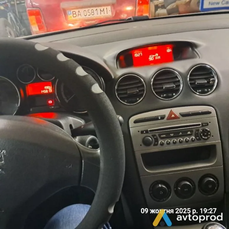 Фото 4 - Peugeot 308 2010