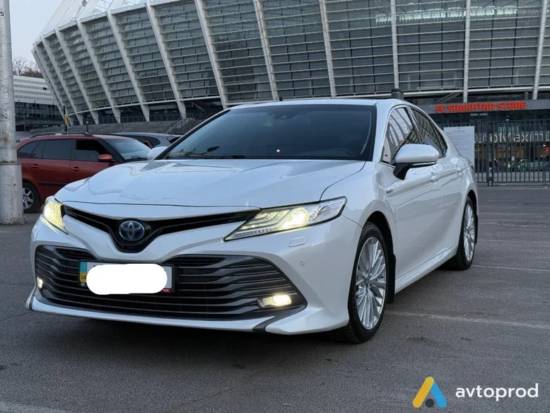 Фото 1 - Toyota Camry 2020