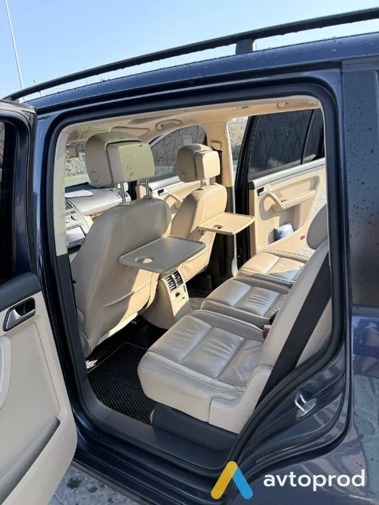 Фото 2 - Volkswagen Touran 2014