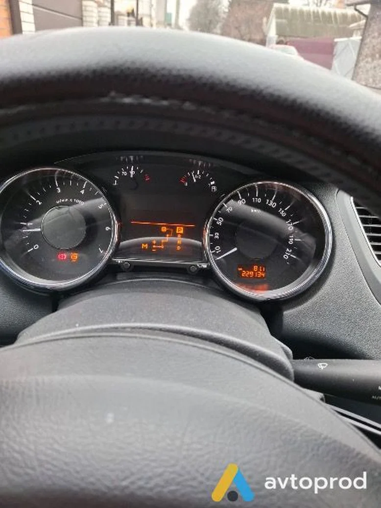 Фото 4 - Peugeot 5008 2012