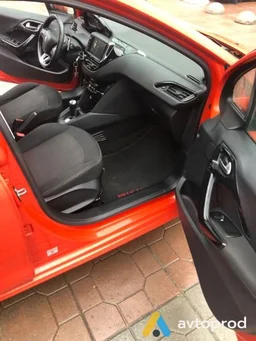 Фото 2 - Peugeot 208 2017