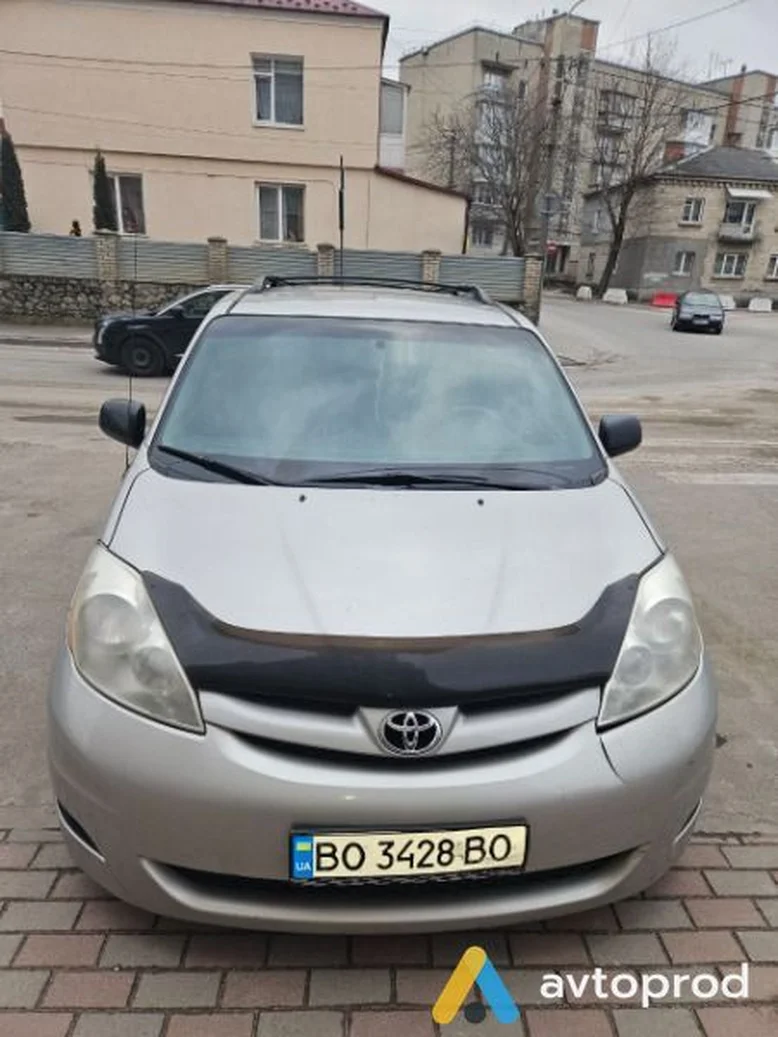 Фото 3 - Toyota Sienna 2008