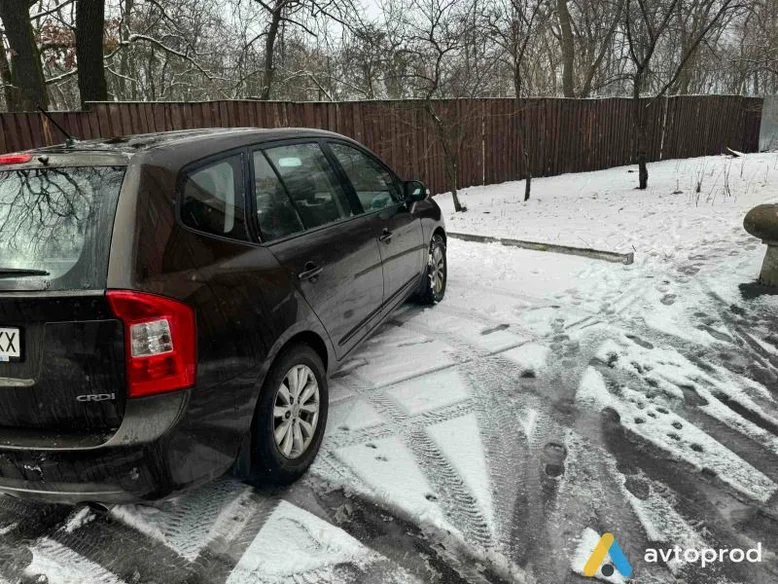 Фото 4 - Kia Carens 2011