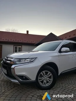 Photo 2 - Mitsubishi Outlander 2018