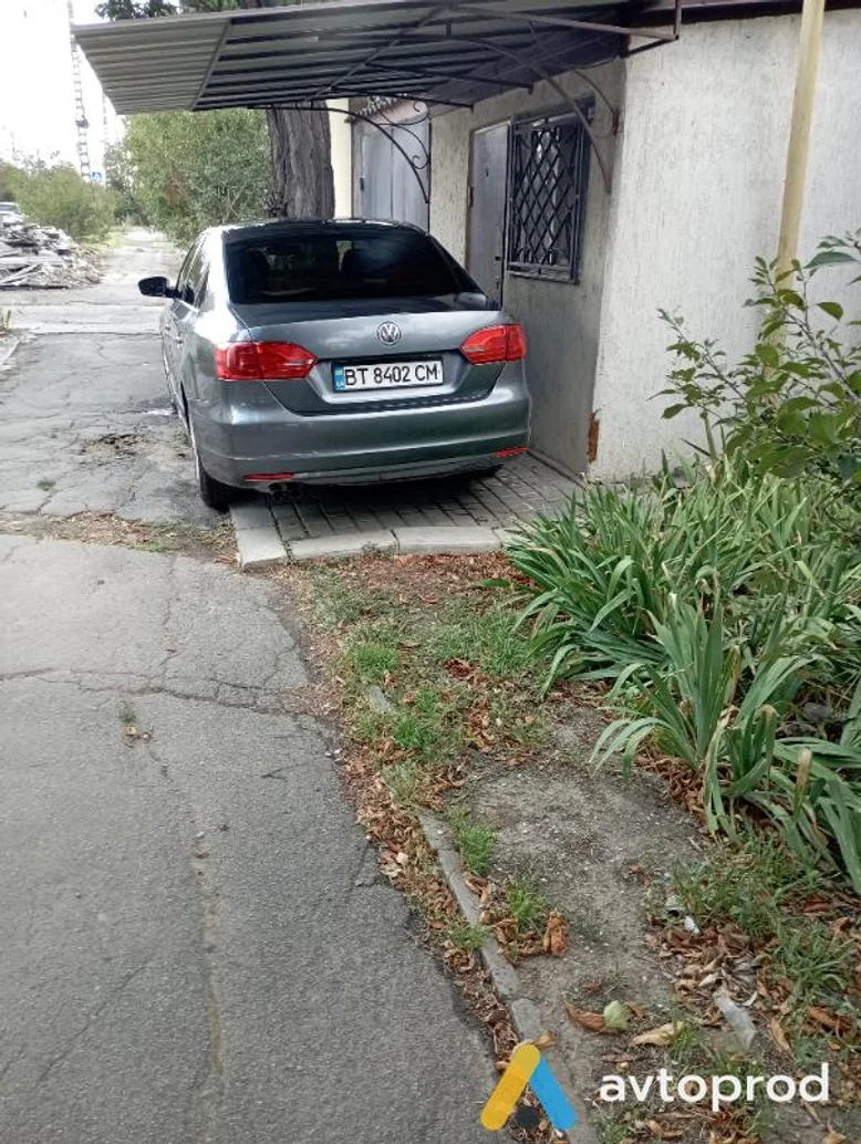Фото 1 - Volkswagen Jetta 2012