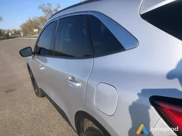 Photo 2 - Ford Escape 2020
