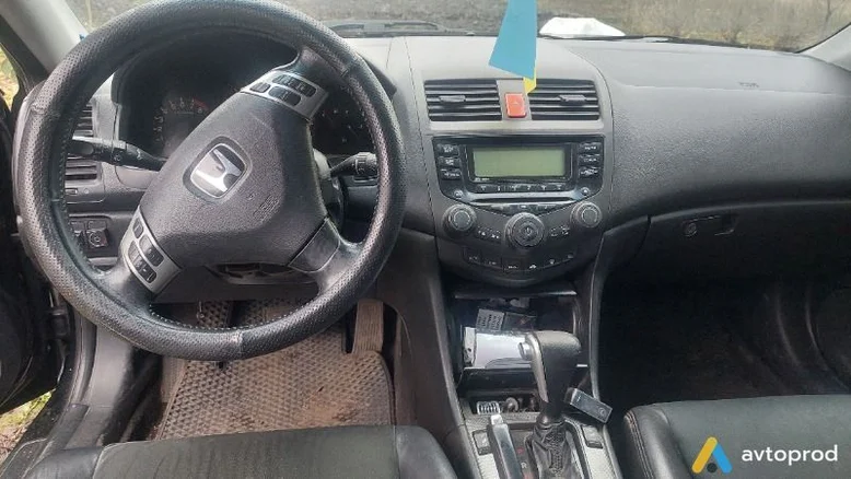 Фото 3 - Honda Accord 2005