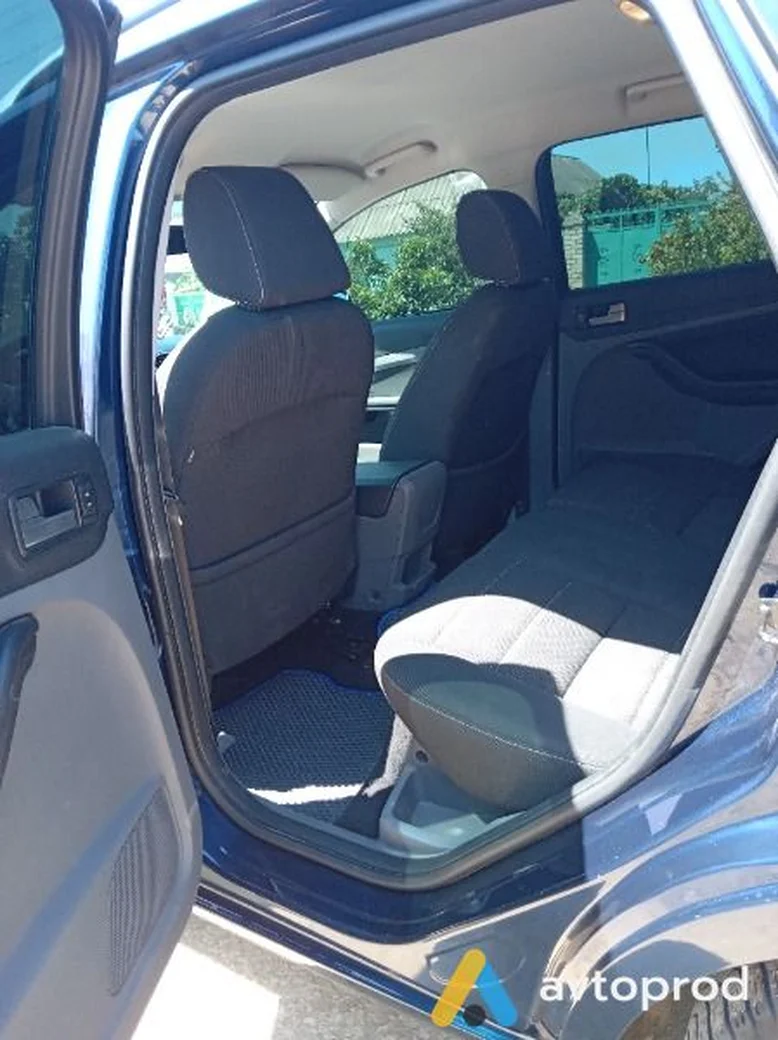 Фото 4 - Ford Focus 2010