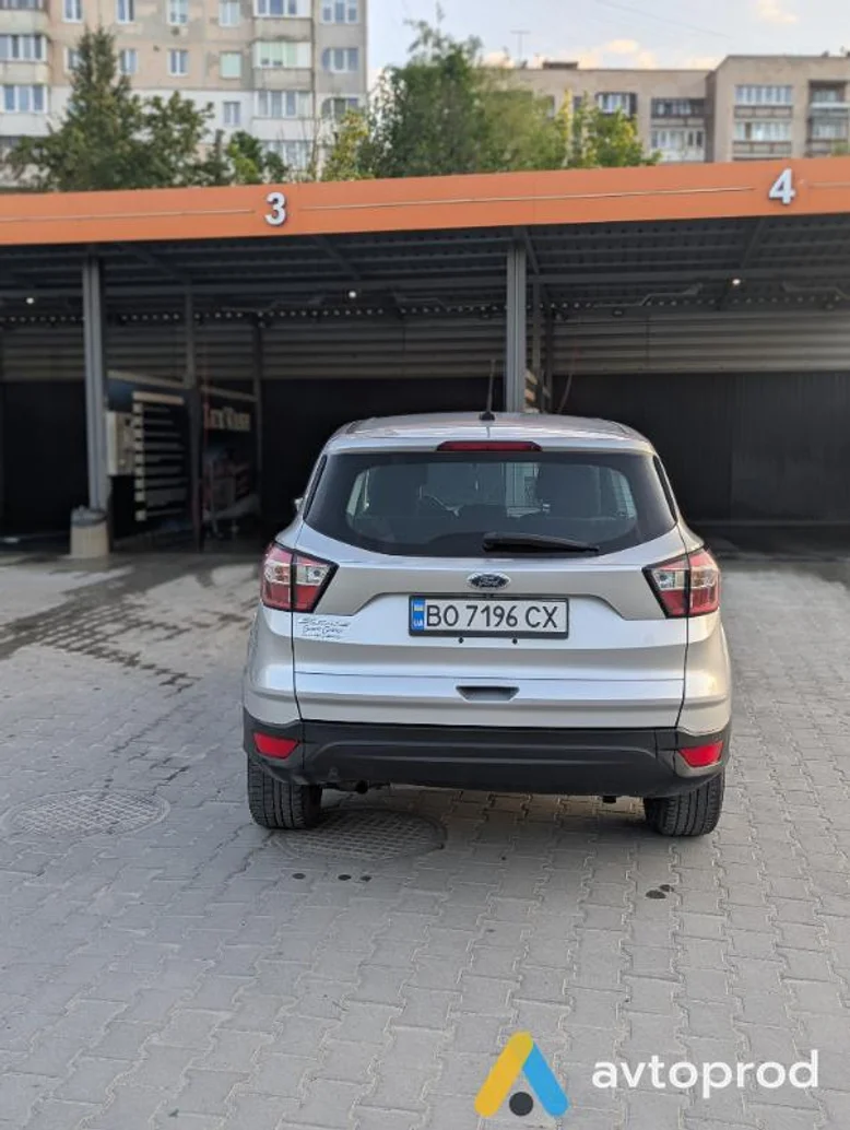 Фото 4 - Ford Escape 2017