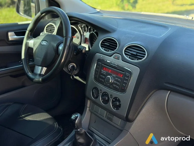 Photo 4 - Ford Focus 2010
