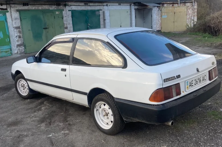 Фото 2 - Ford Sierra 1985