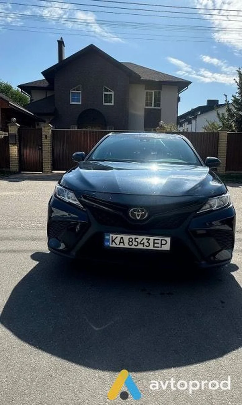 Фото 1 - Toyota Camry 2018