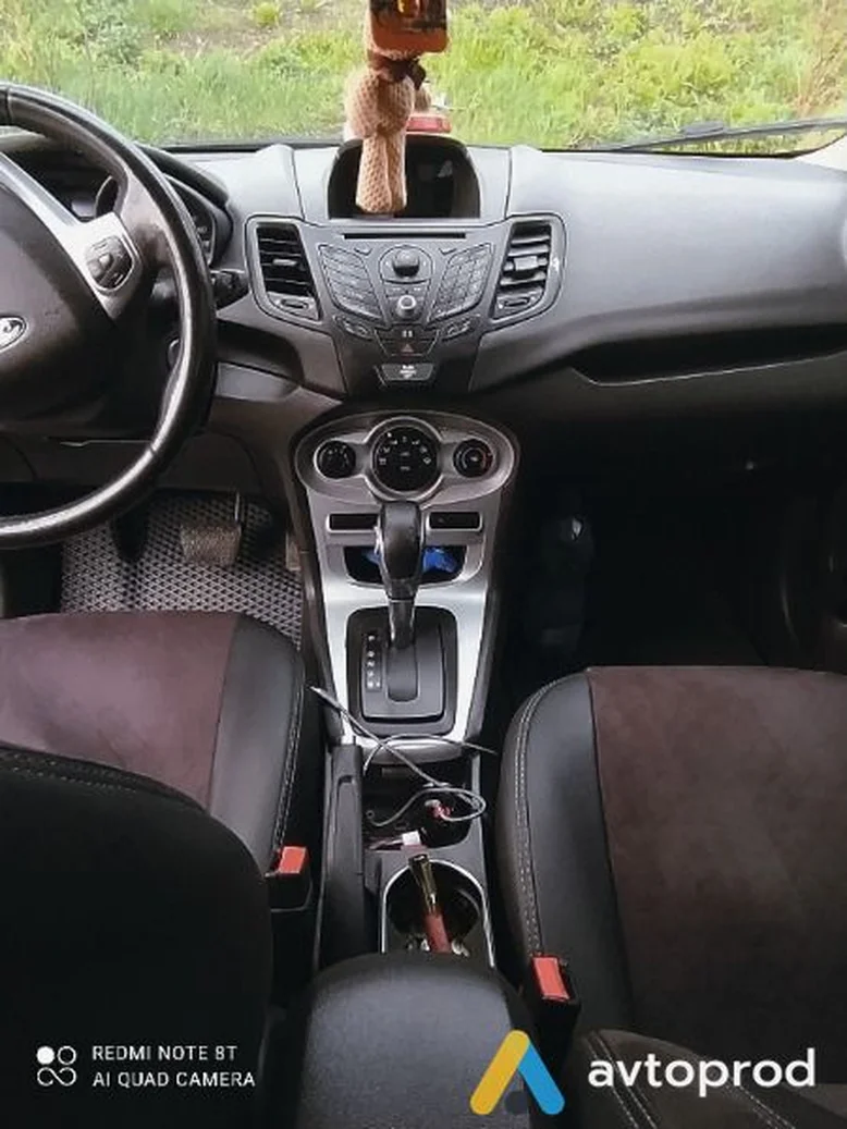 Фото 4 - Ford Fiesta 2014