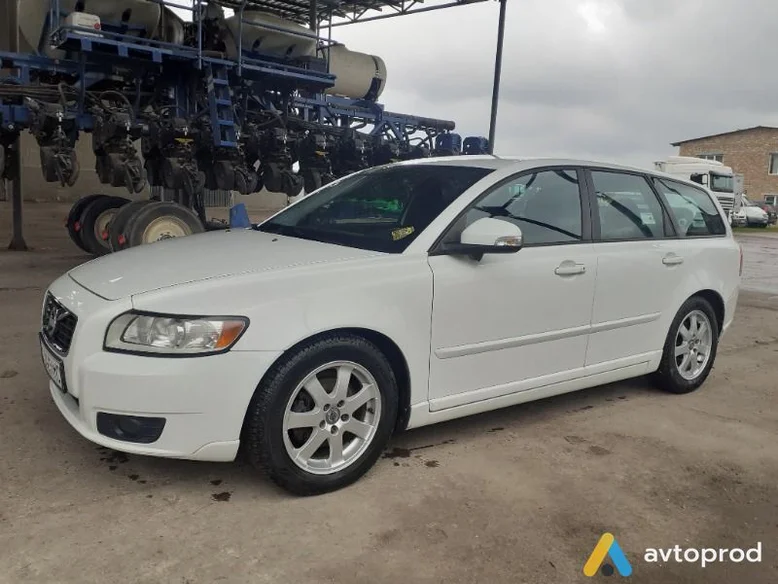 Фото 4 - Volvo V50 2011