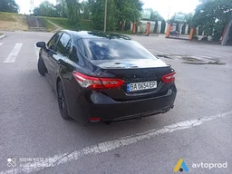 Photo 3 - Toyota Camry 2020