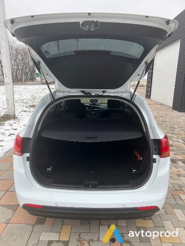 Фото 4 - Kia Cee'd 2016