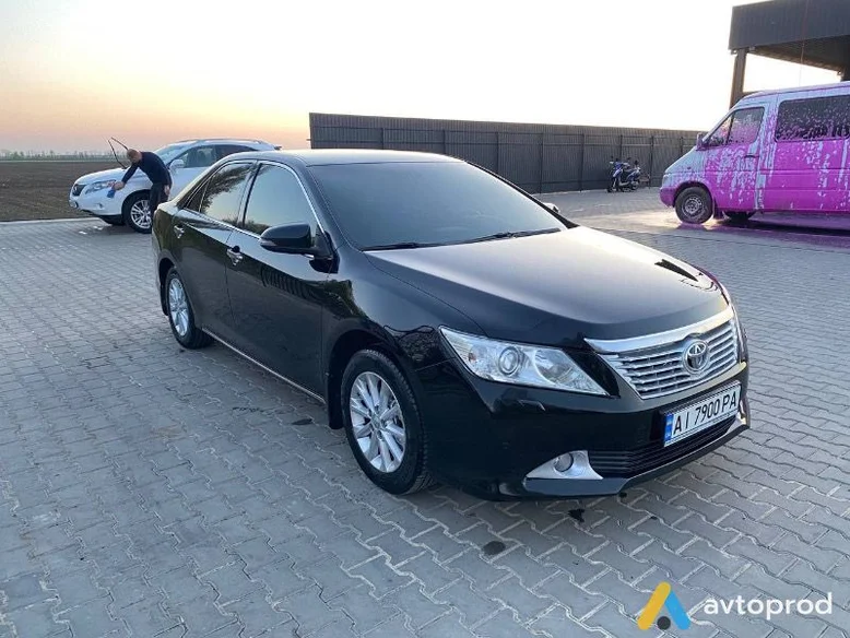 Фото 2 - Toyota Camry 2012