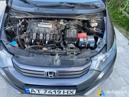 Фото 2 - Honda Insight 2010