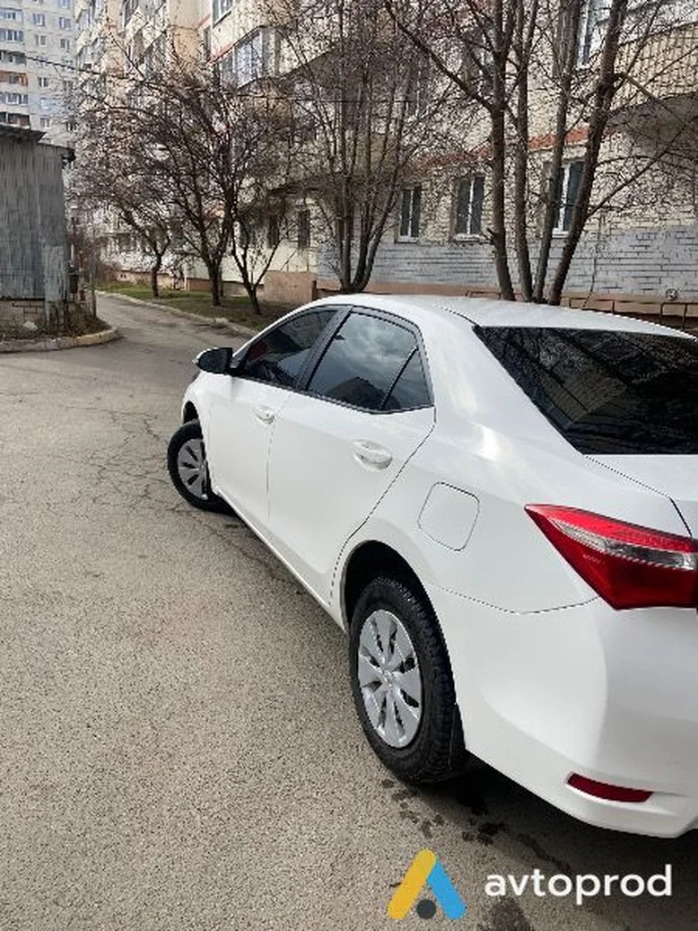 Фото 3 - Toyota Corolla 2017