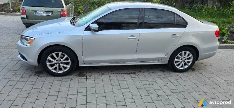 Фото 2 - Volkswagen Jetta 2012