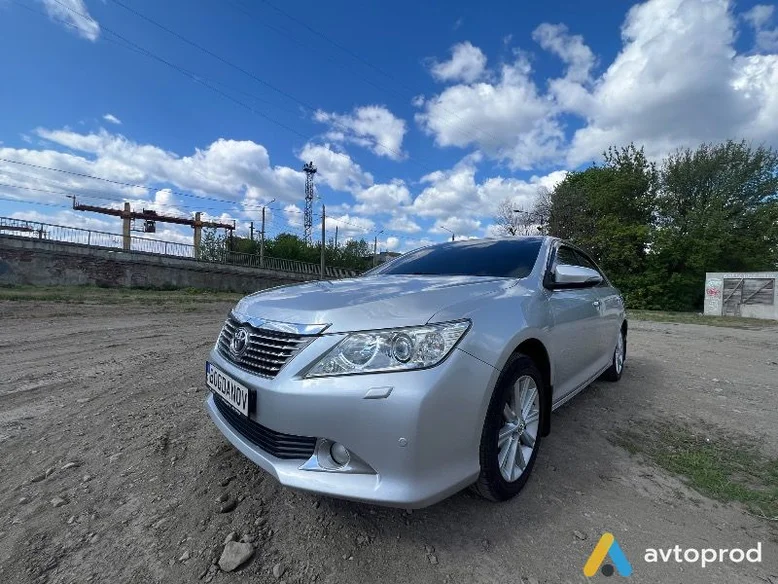 Фото 3 - Toyota Camry 2012