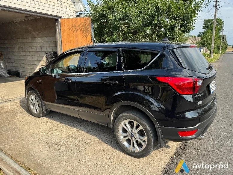 Фото 4 - Ford Escape 2019