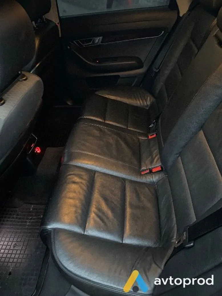 Фото 4 - Audi A6 2010